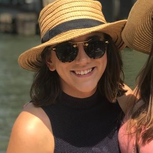 Meet your Posher, Lanie